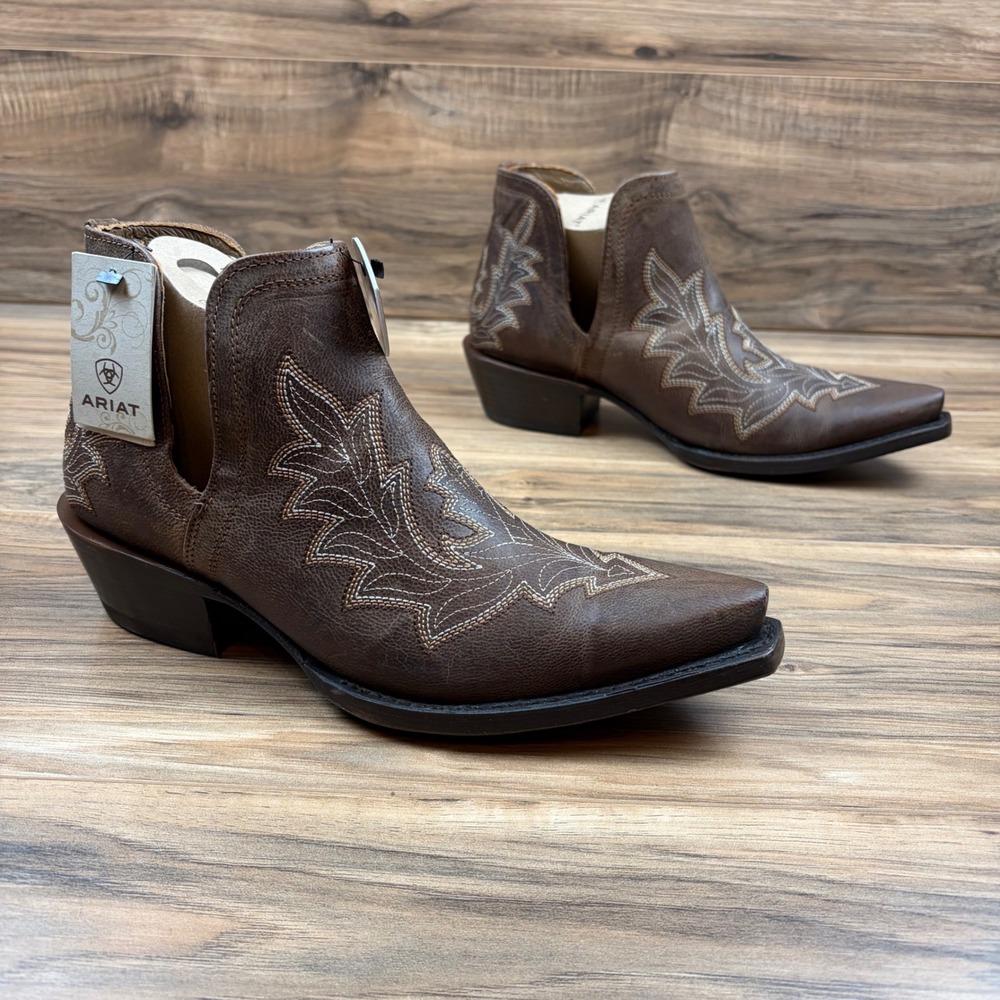 Ariat Dixon Low Heel Womens 9B Brown Ankle Western Snip Toe Boots 10044502